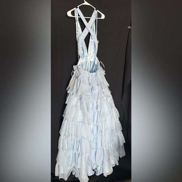 Mac Duggal 67988 NWT Chiffon Layered Cut Out Ballgown - Picture 4 of 5